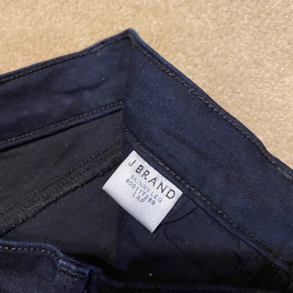 J Brand dark navy skinny jeans. Size 27